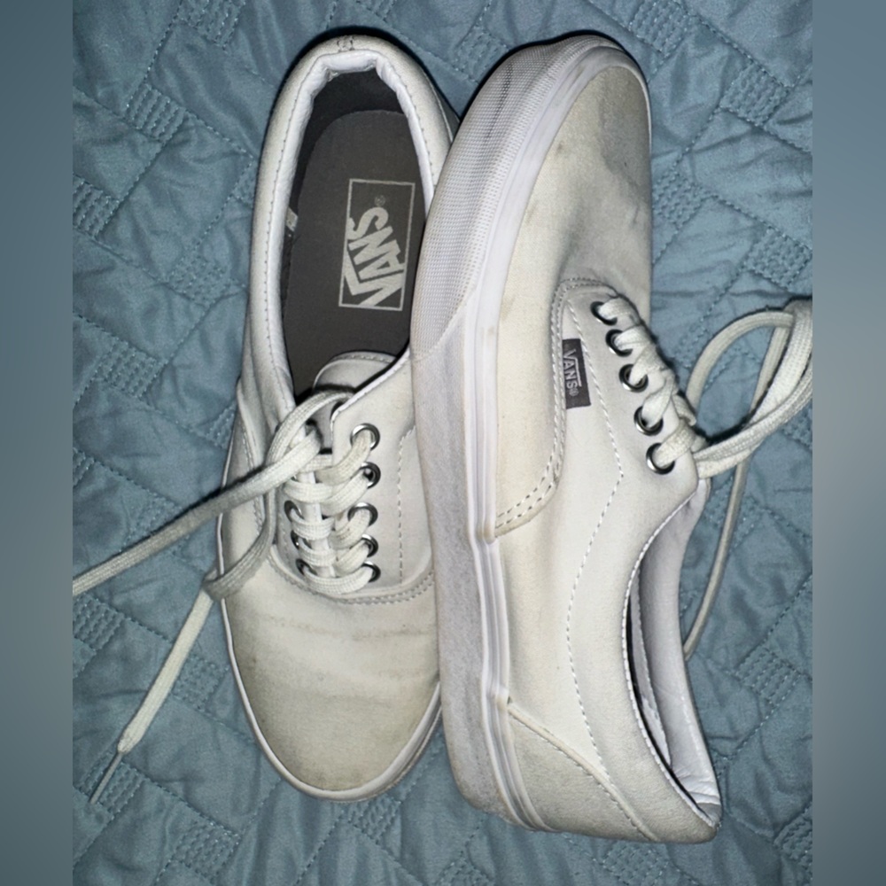 Women’s white vans